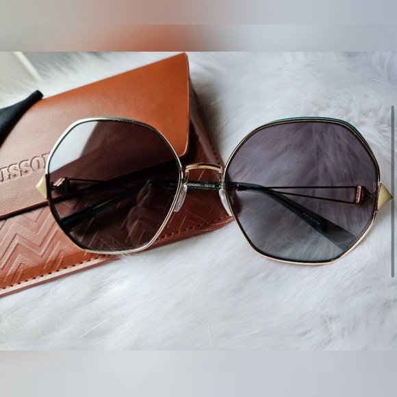 2X HOST PICK! MISSONI Teal Geometric Sunglasses - Picture 2 of 6
